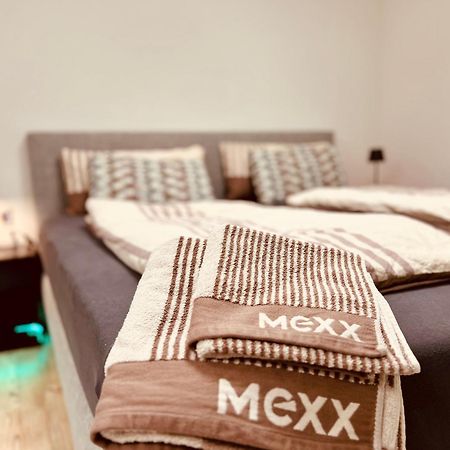 Apartamento Cologne Luxe Living: Opulent Elegance Unleashed Exterior foto