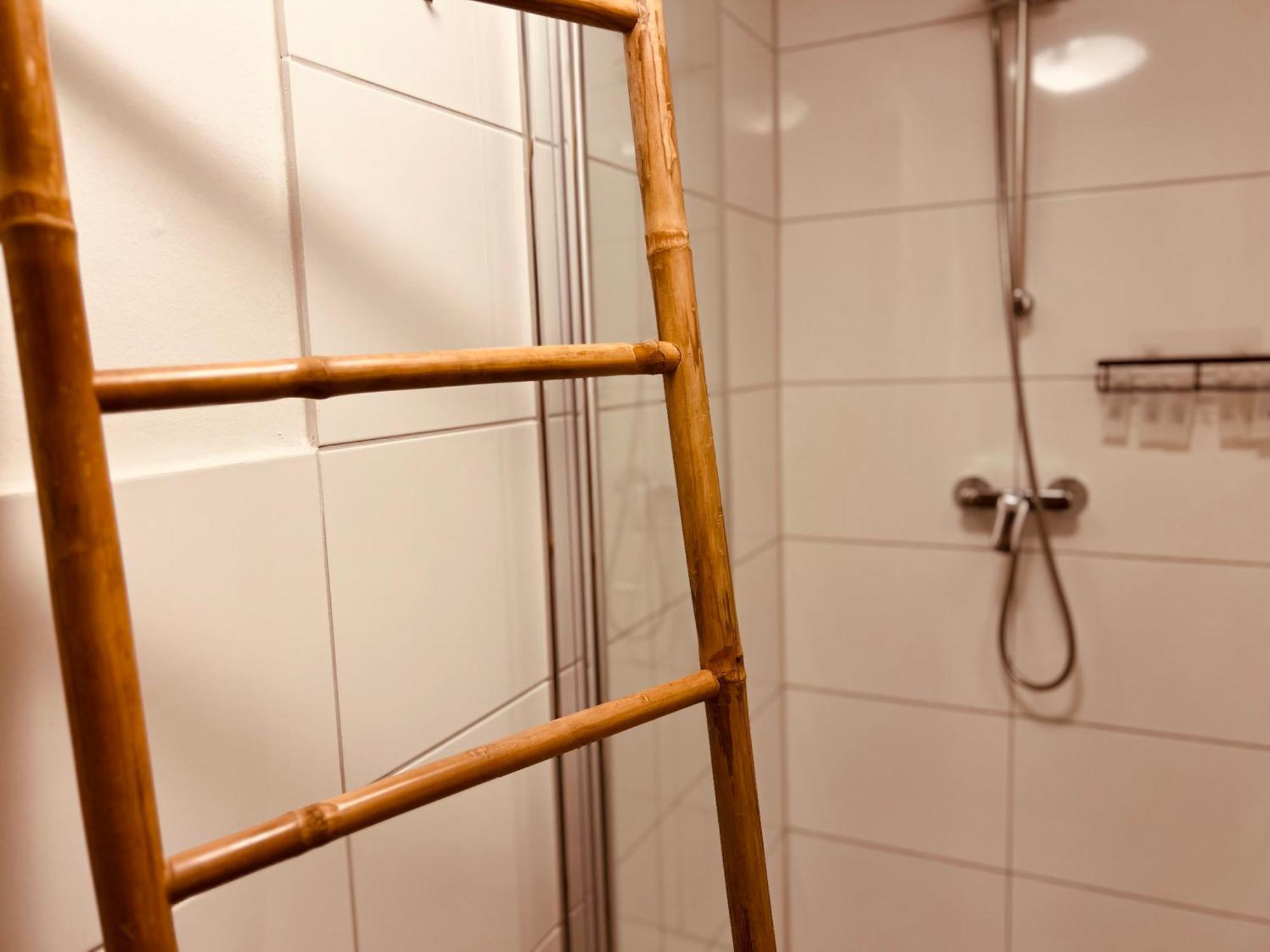 Apartamento Cologne Luxe Living: Opulent Elegance Unleashed Exterior foto