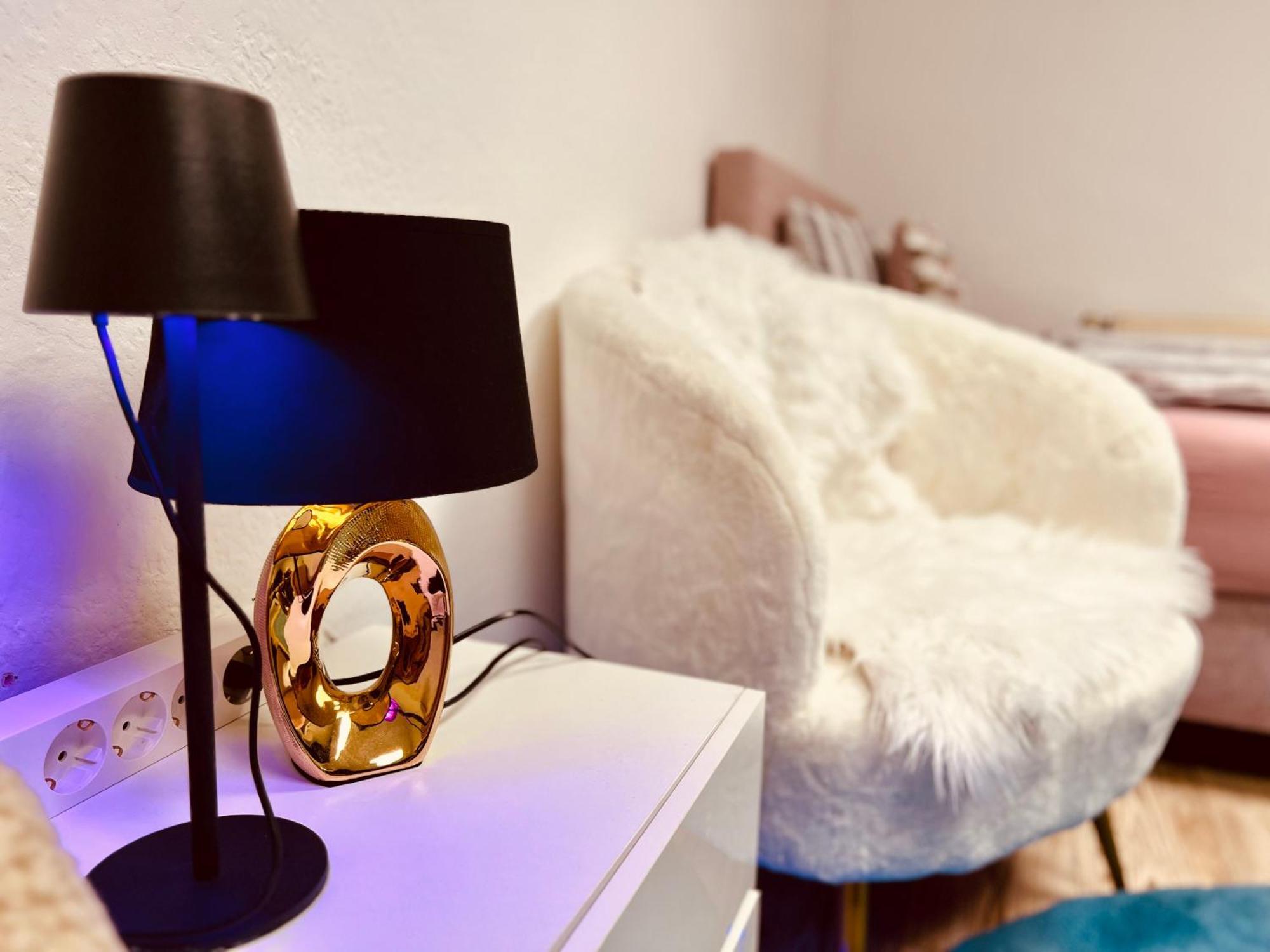 Apartamento Cologne Luxe Living: Opulent Elegance Unleashed Exterior foto